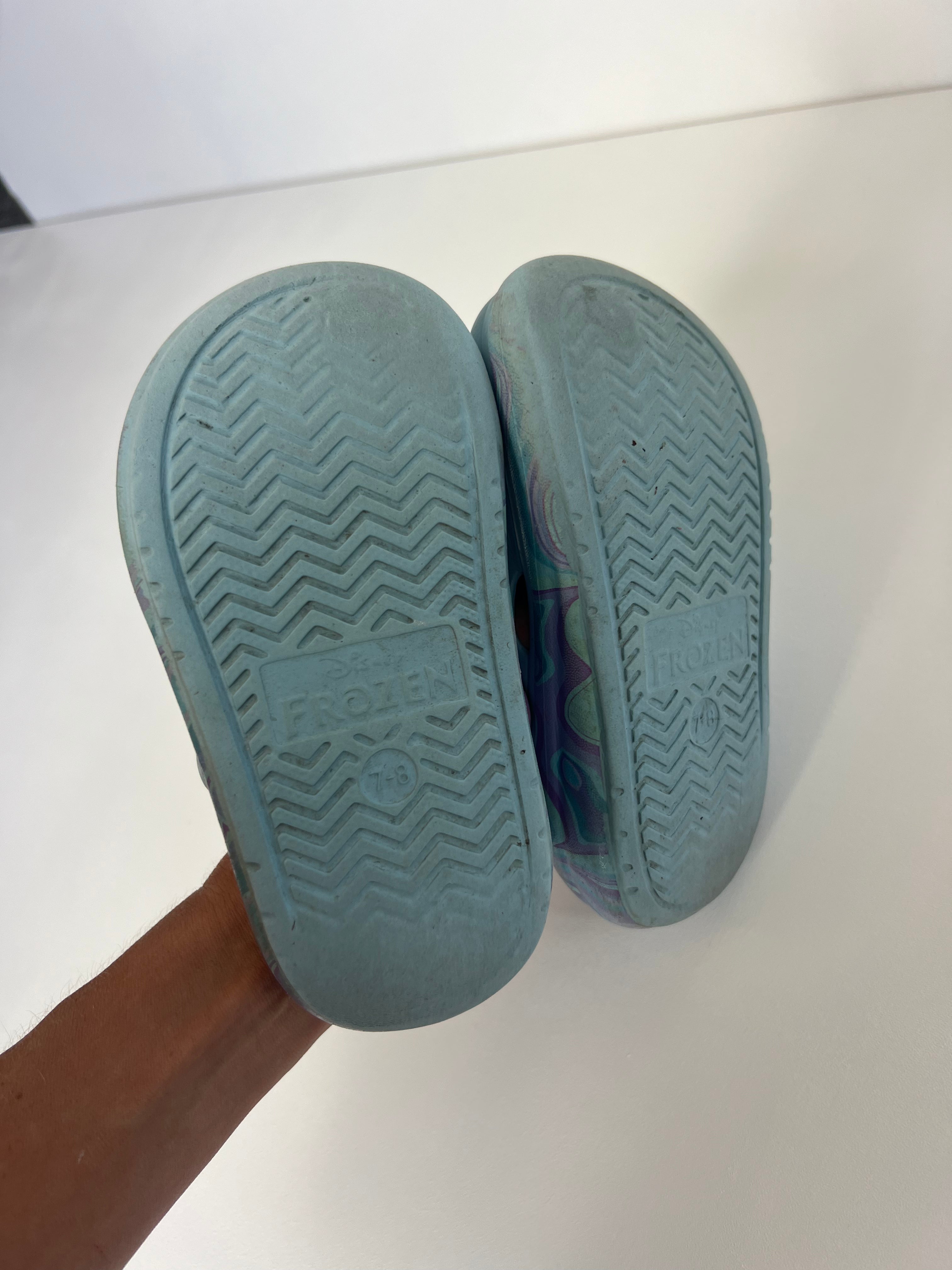 Croc Style Frozen Shoes (7-8)