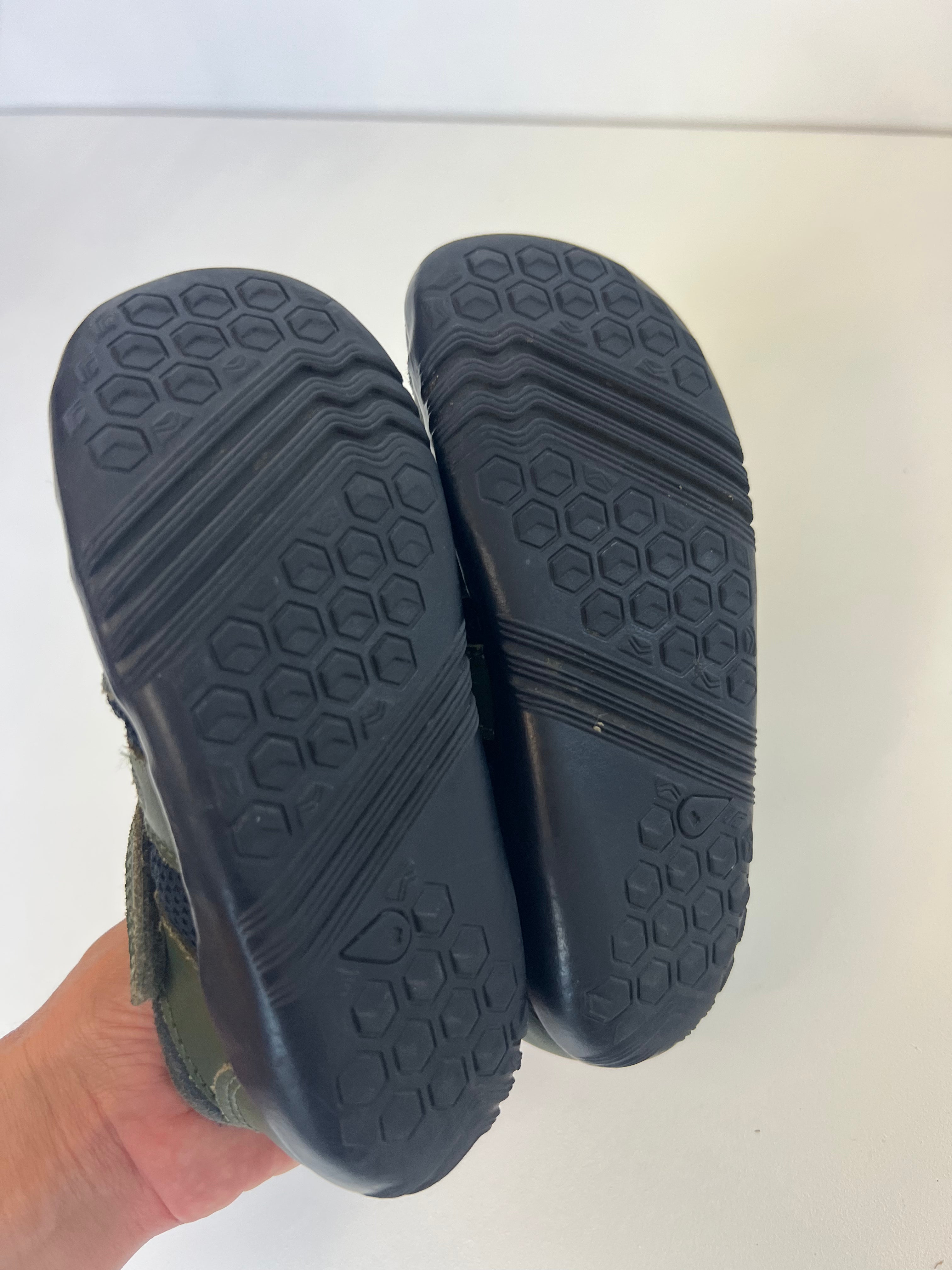 BOBUX (EU 26) Sandals *as new*