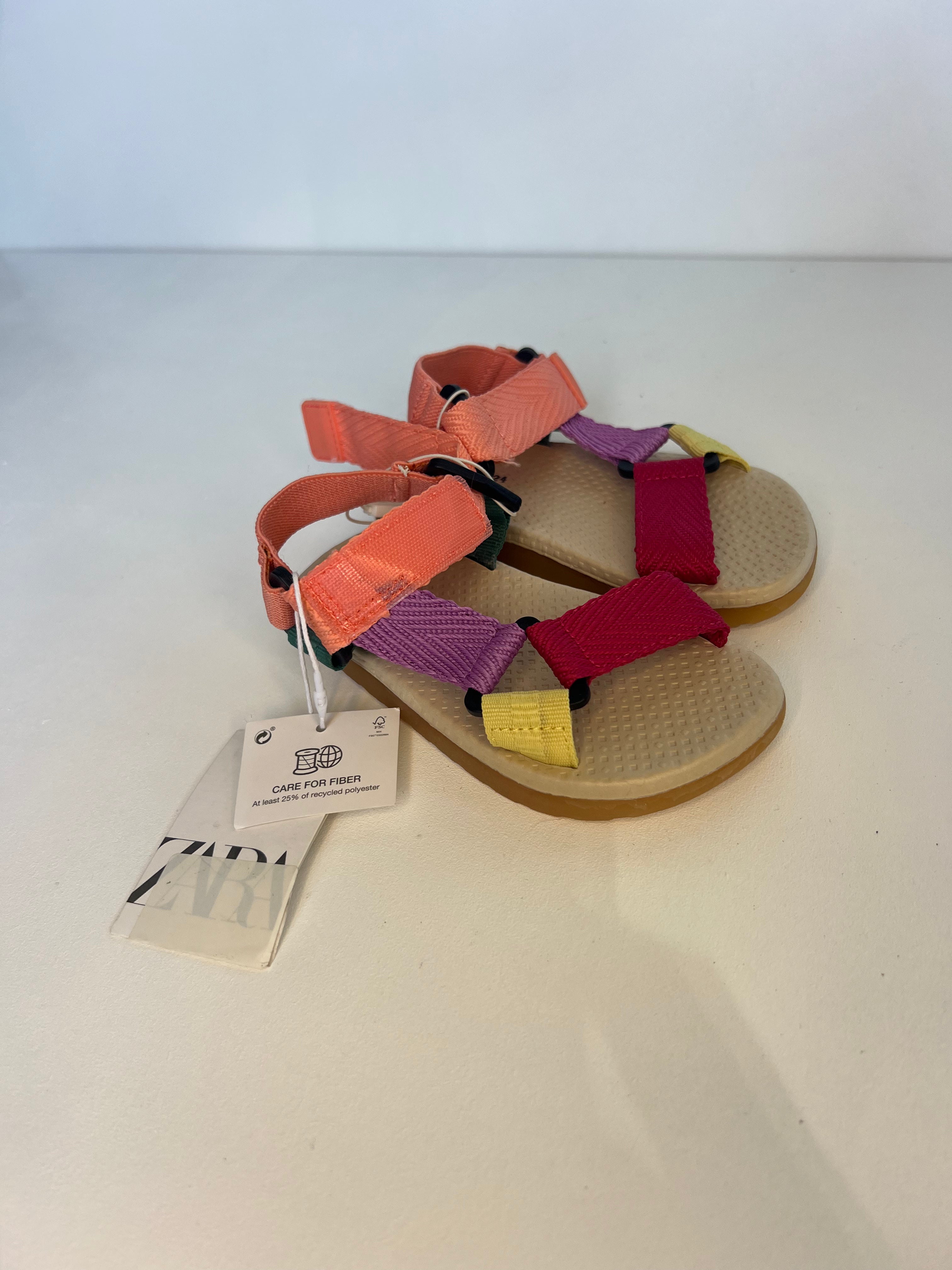 ZARA (EU 24) Sandals