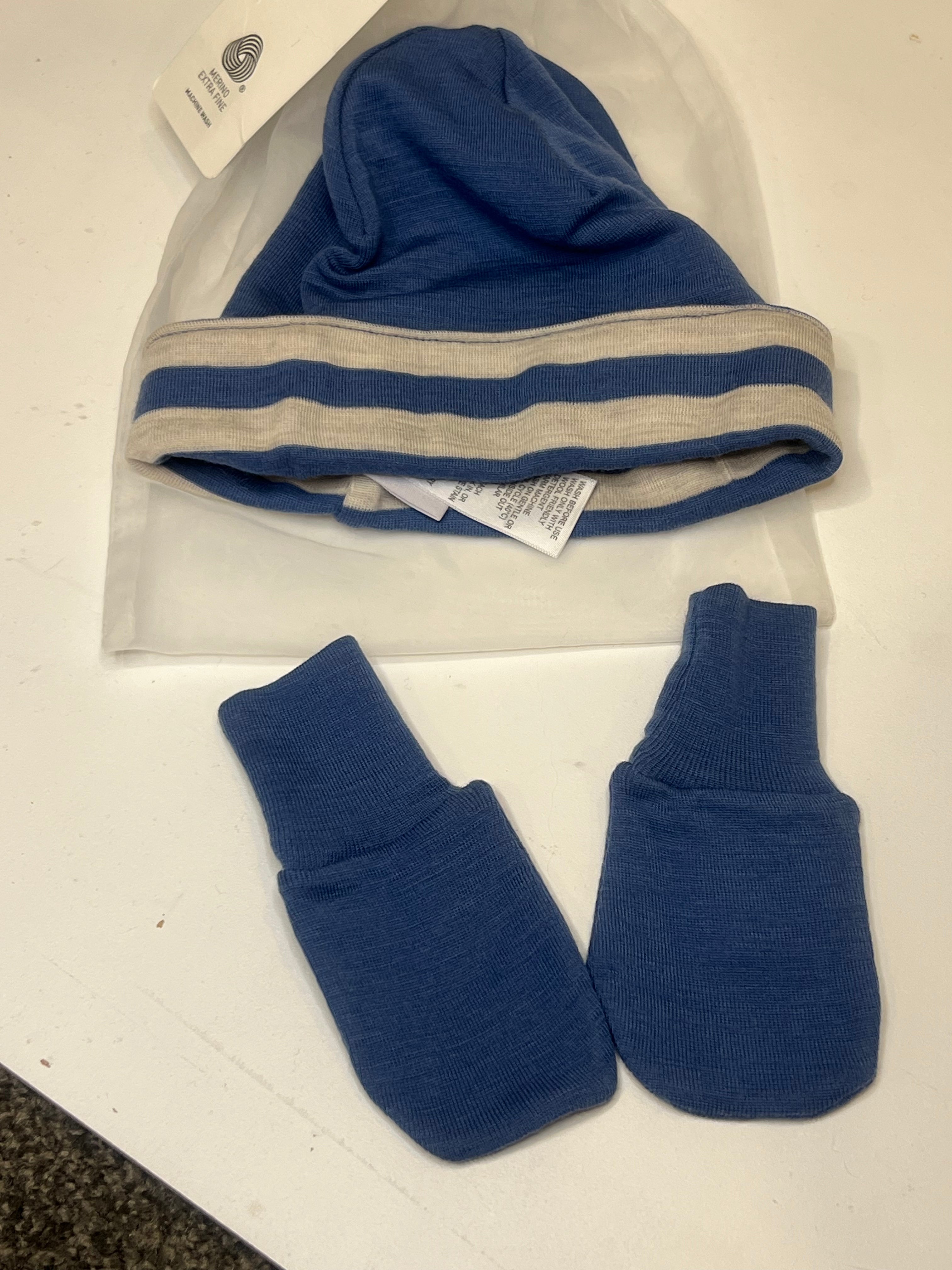 Milly and Milo (6-12m) Merino Mittens and Beanie